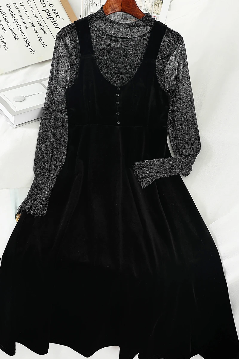 Осенне-зимняя яркая шелковая приталенная рубашка золотистого цвета бархатная