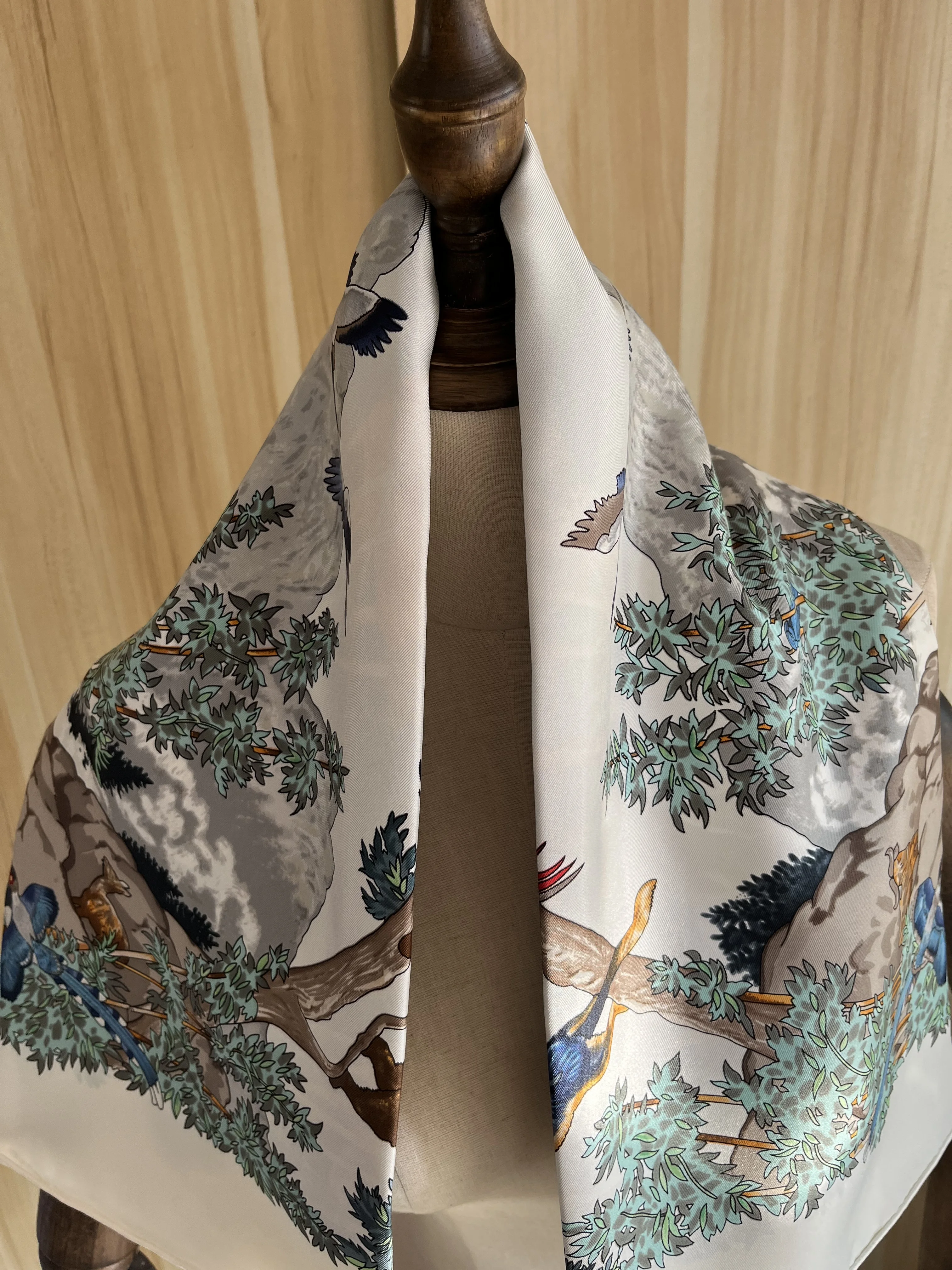 

2021 new arrival fashion elegant head scarf panda design 100% silk scarf 90*90 cm square shawl twill wrap for women lady girl