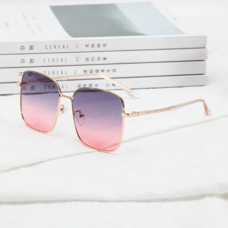 

Fashion Square Sunglasses New Women Sunglasses Shades Metal Sunglasses UV 400 Eye Wear
