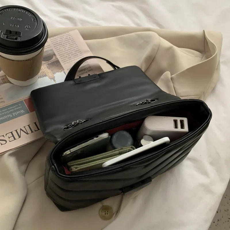 

V-Line Soft Leather Crossbody Bags for Women Luxury Brand Lock Handbag Sac A Main Fashion Chain Quilted Shoulder Bag with Handle