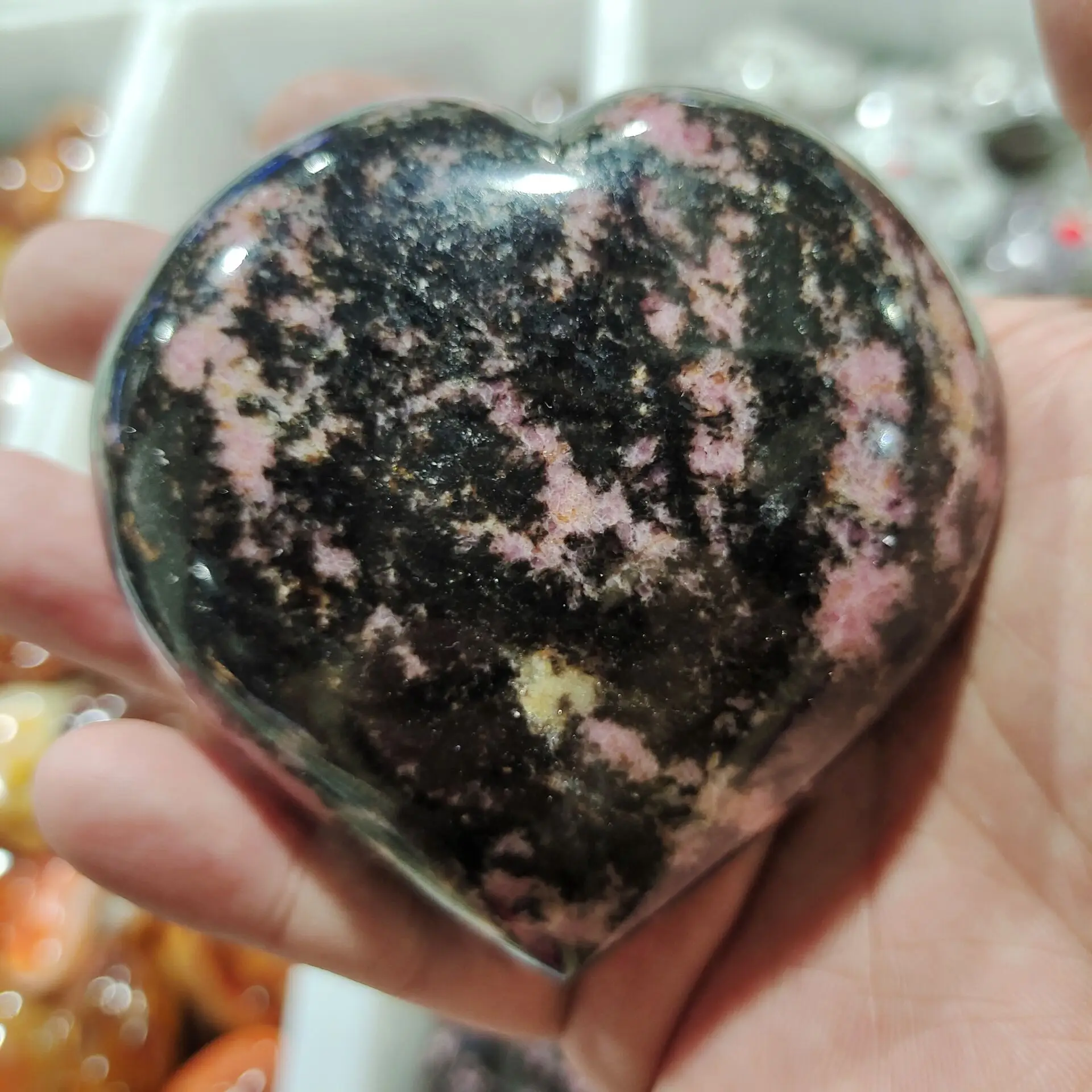 

1 шт., 300-400 г, сердце из натурального розового камня