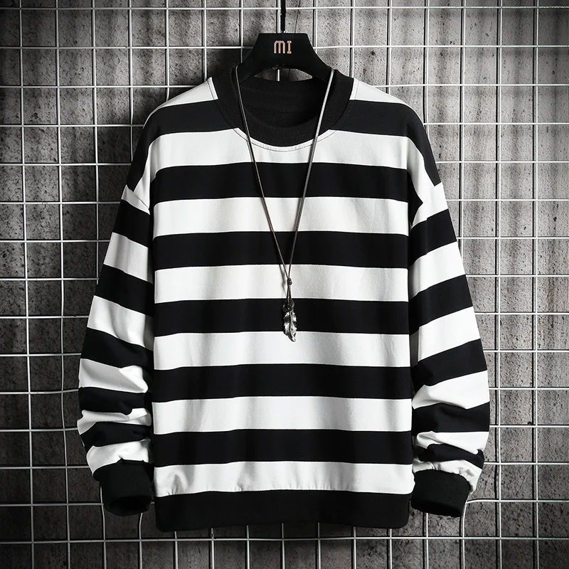 

Hoodies & Sweatshirts