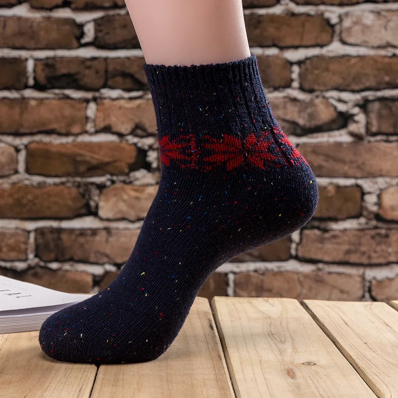 

4 Pairs Women Winter Christmas Cotton Socks Thicker Warmer Breathable Cute Snowflake Pattern Funny Socks Best Christmas Gifts