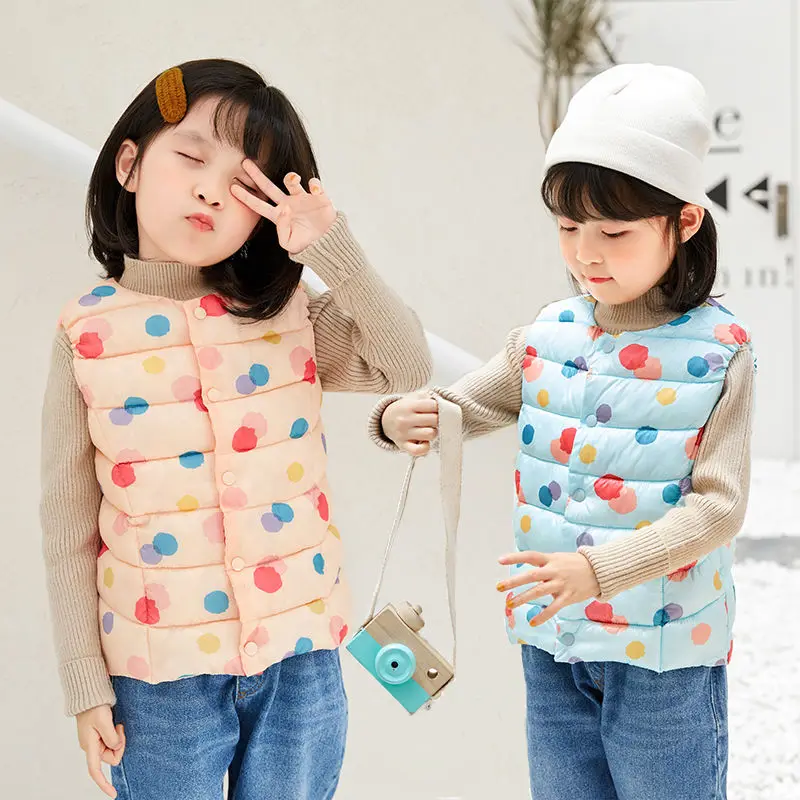 Жилет детский зимний в горошек ярких цветов на возраст от 18 месяцев до 7 лет