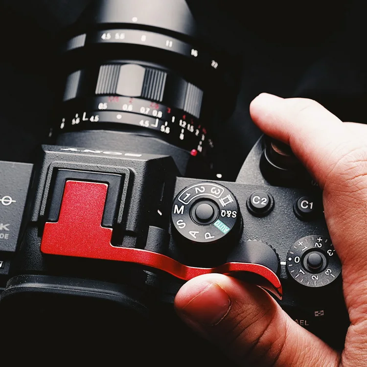 Фото Высококачественный упор для большого пальца, красный/черный для Sony A7M4 A7R4 A9II A7R IV №2