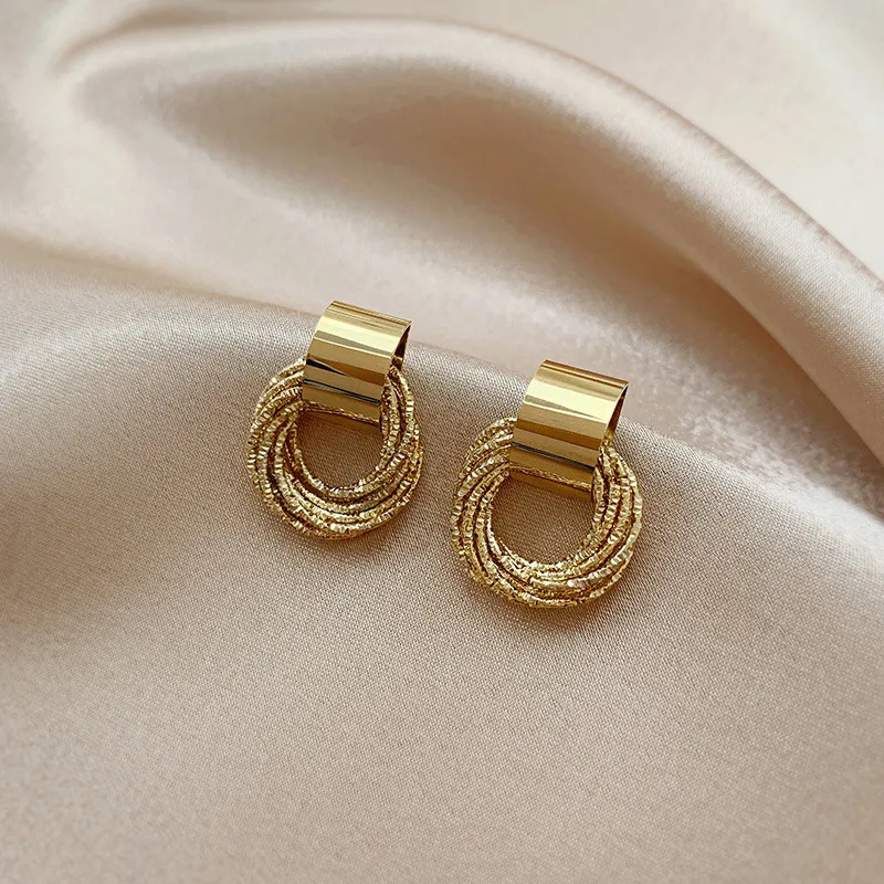 

Simple Chic Gold Color Metal Multi Layer Circle Winding Geometric Round Stud Earrings for Women Fashion Romantic Jewelry Gifts