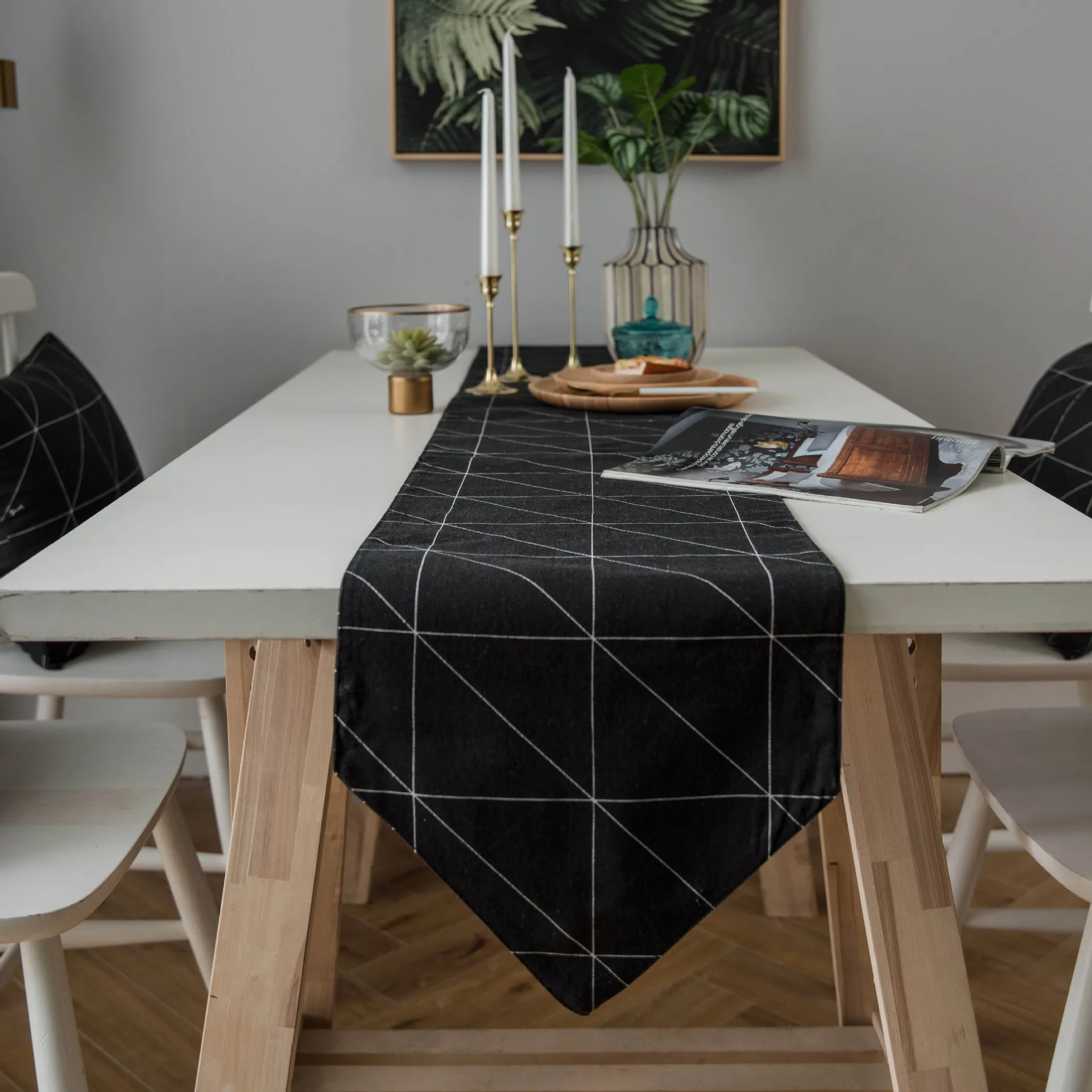 

Table Runner 30 X 180cm Black Geometric Printed Simple All-match Table Runners Modern Style Triangle Home Decoration 12" X 72"