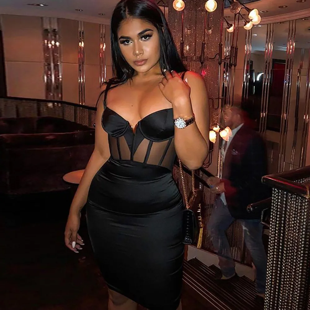 Женское платье-карандаш с глубоким V-образным вырезом на тонких бретельках |