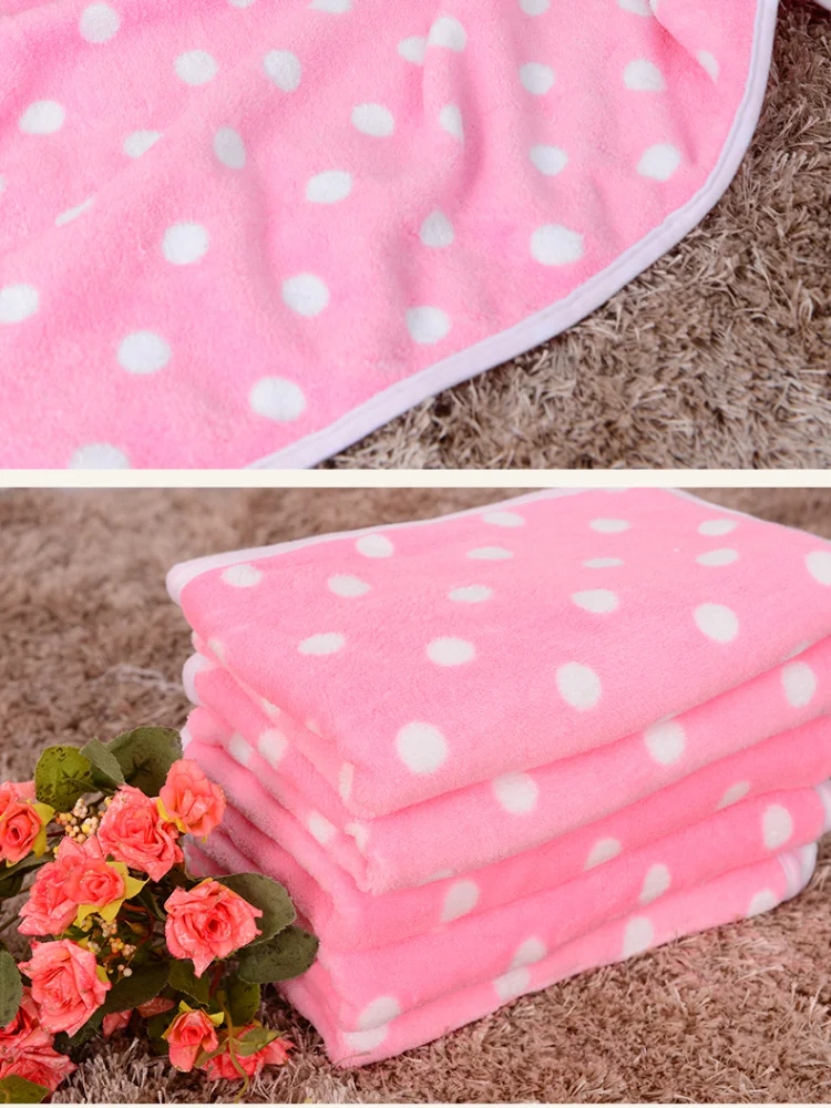 Разноцветные волнистые одеяла не могут позволить себе из кораллового флиса