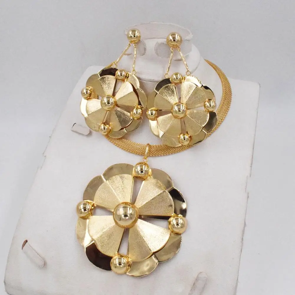 Женский ювелирный комплект из бисера и серёг цвет золото 750 | Украшения