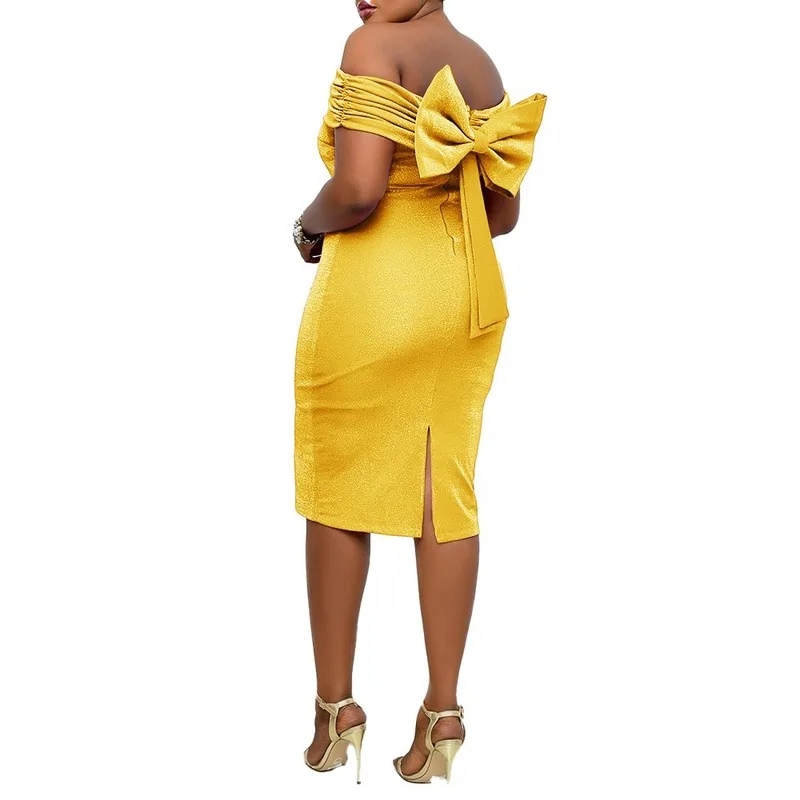 Женское платье карандаш с открытыми плечами розовое элегантное облегающее до