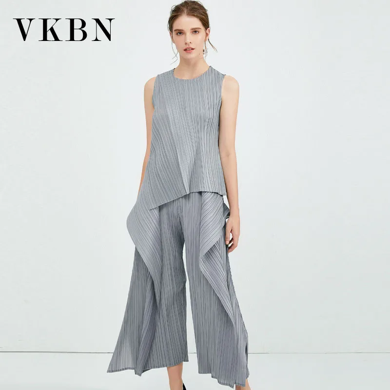 VKBN Women Sweat Suit Set Pullover O-Neck Elastic Waist Sleeveless T-shirts and Pants Women Two Piece Outfits