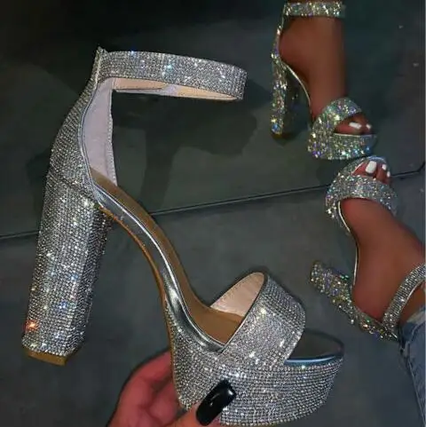 Весна/Лето 2020 женские ботинки на толстом каблуке Стразы босоножки