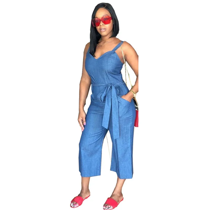 Женский джинсовый комбинезон без рукавов синий винтажный с широкими штанинами
