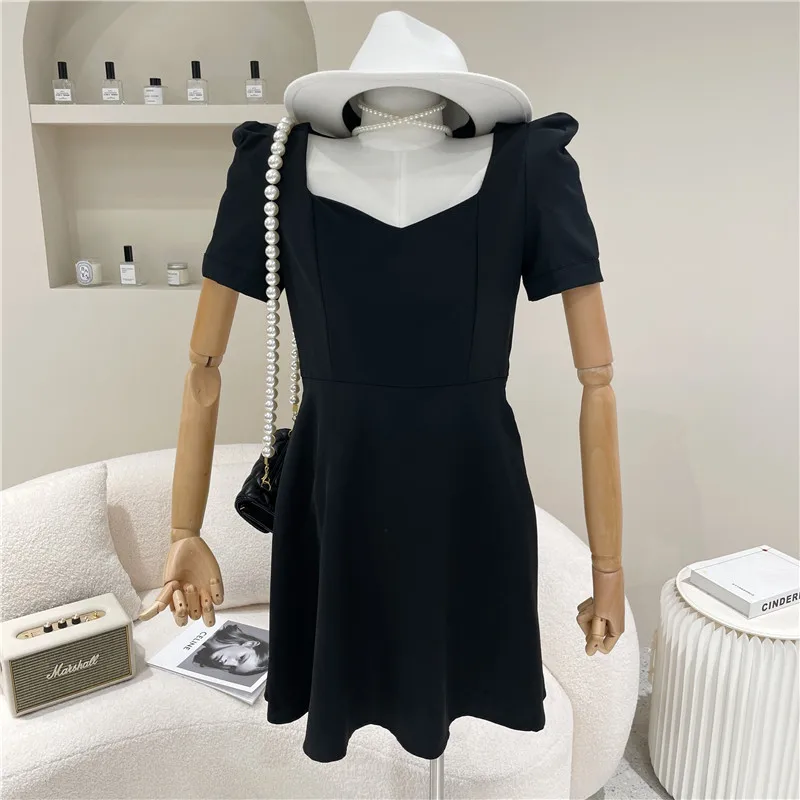 

Women's Spring Summer 2021 Fashion Slim temperament square neck Bubble sleeve dress