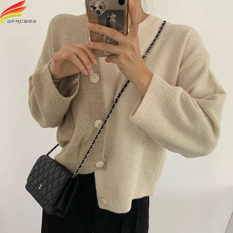 

Зимняя одежда, женский свитер 2021, свитеры и пуловеры асимметричного покроя с цветными пуговицами бежевого или хаки, повседневный Топ с длинным рукавом