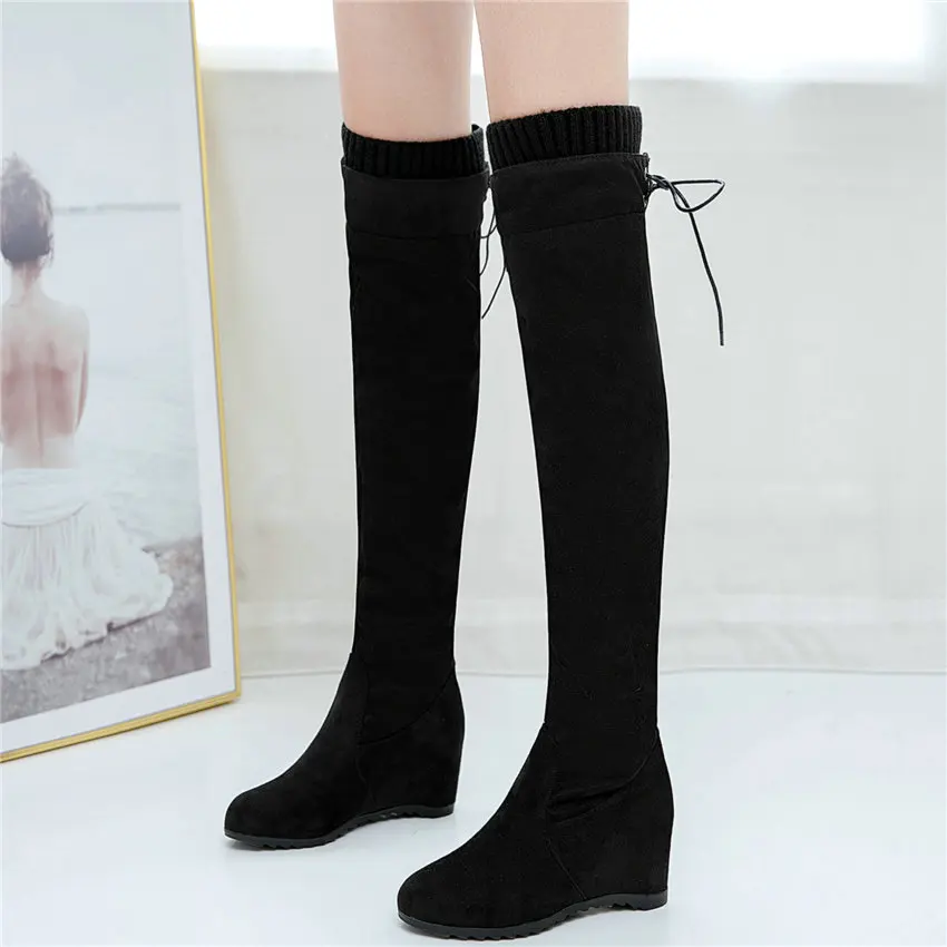 Зимние облегающие высокие сапоги женские ботфорты из искусственной замши на