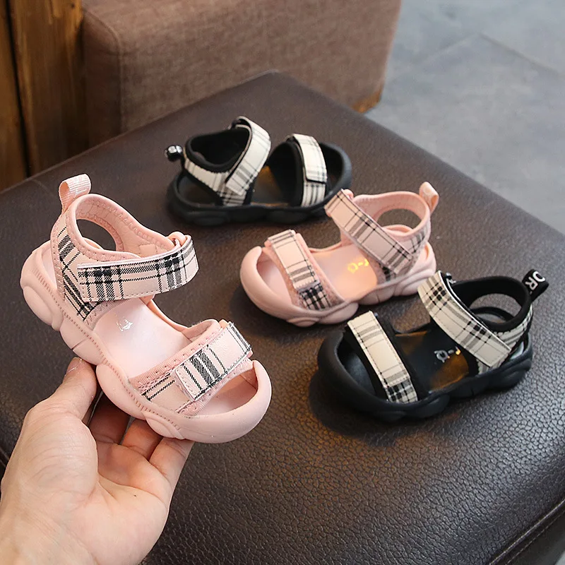 

От 1 до 3 лет; Детская летняя одежда в Корейском стиле Нескользящие сандалии с мягкой подошвой для маленьких девочек, цвета: розовый, черный, к...