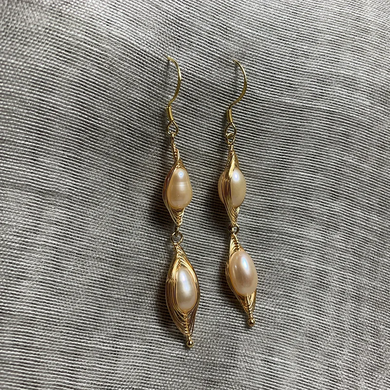 

Женские серьги-подвески с натуральным пресноводным жемчугом