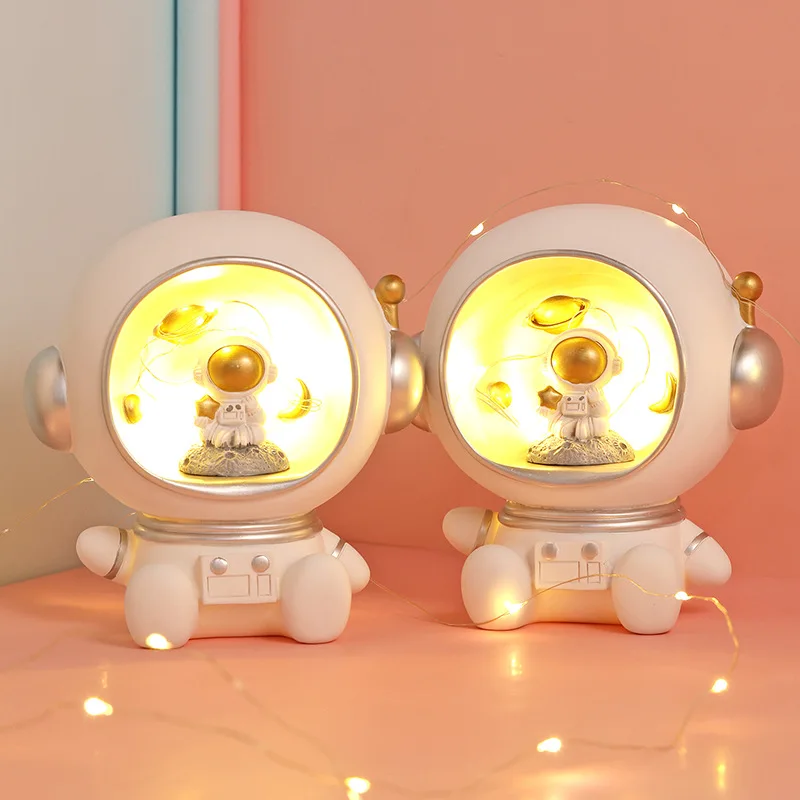 

Star Light Creative Astronaut Piggy Bank Resin Decoration Home Living Room Decoration Night Light