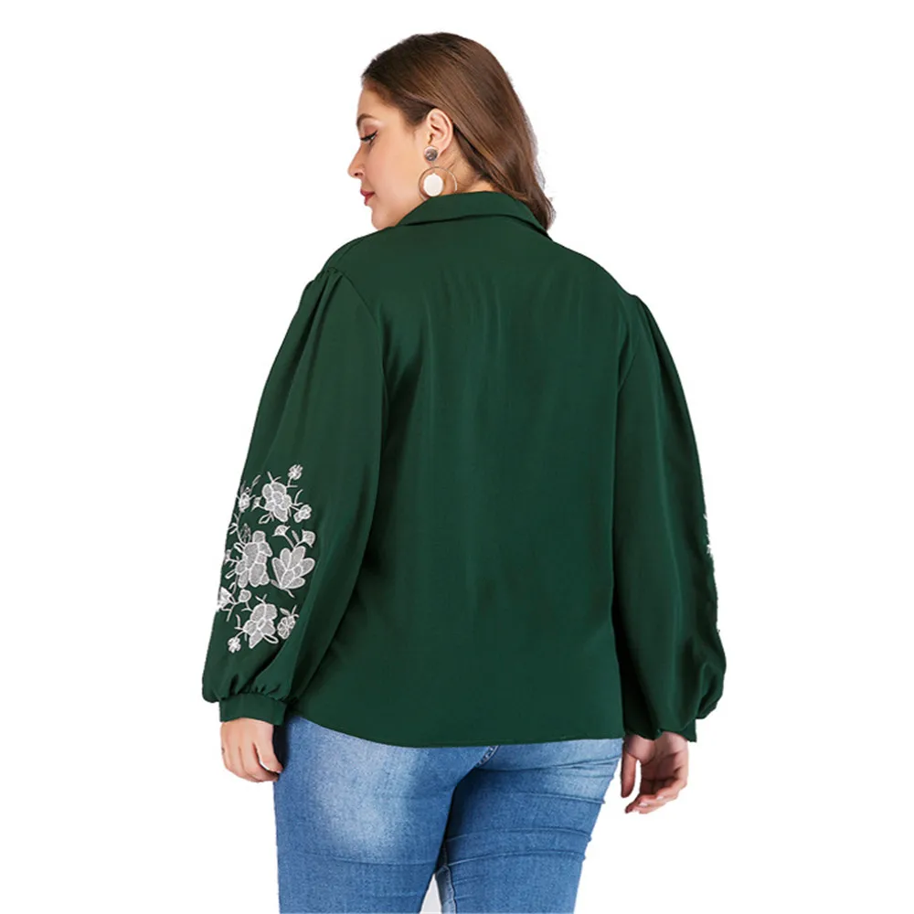 Женский топ с цветочной вышивкой и отложным воротником батальных