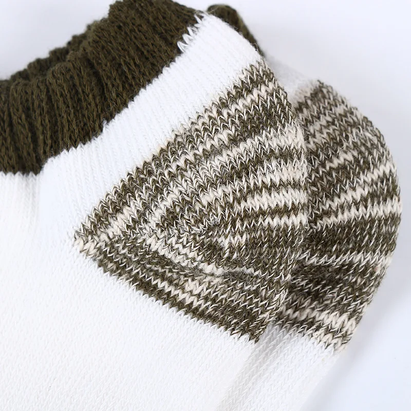 Мужские тонкие короткие хлопковые носки в стиле ретро полосатые незаметный