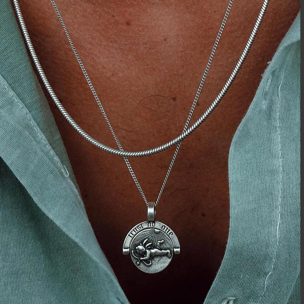 

Lady New Fashion Double Cupid Pendant Lady Necklace Same Birthday Gift Alloy Jewelry Wholesale Direct Sales