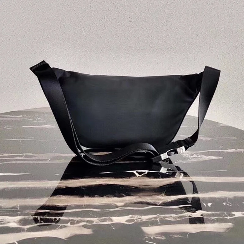 

Luxury women's bag 20 new men's and women's messenger bag Waist Bag Canvas leisure fashion travel bag