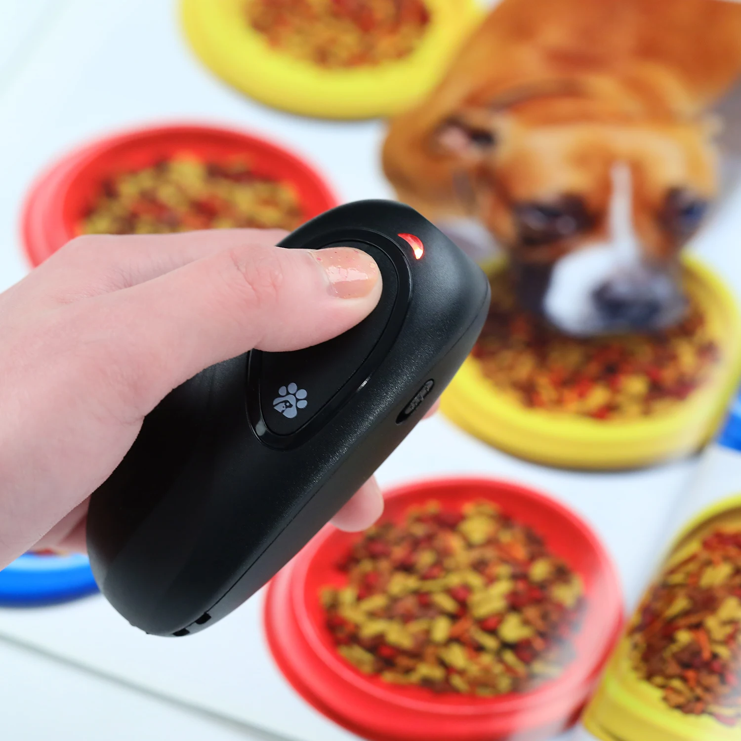 YFCX-1 Anti Barking Device Pet Dog Training Equipment Ultrasound Repeller Control Trainer Stop Bark Deterrents with Flashlight |