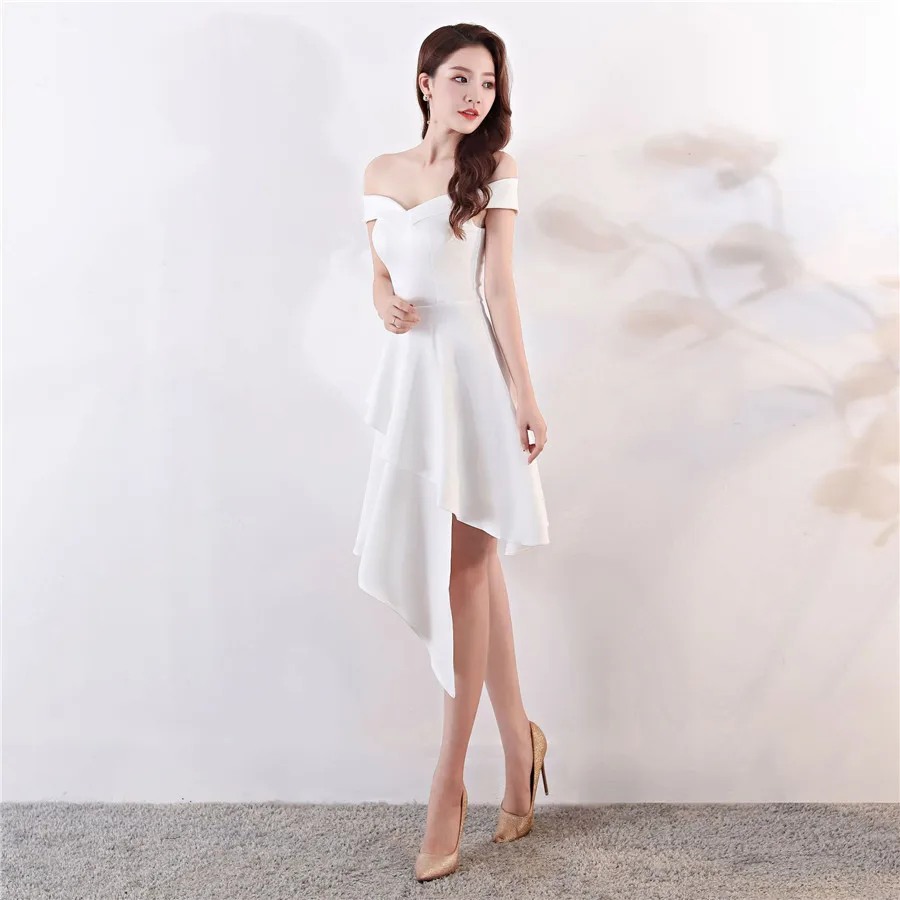 Женское платье на молнии It's Yiiya белое асимметричное с открытыми плечами и