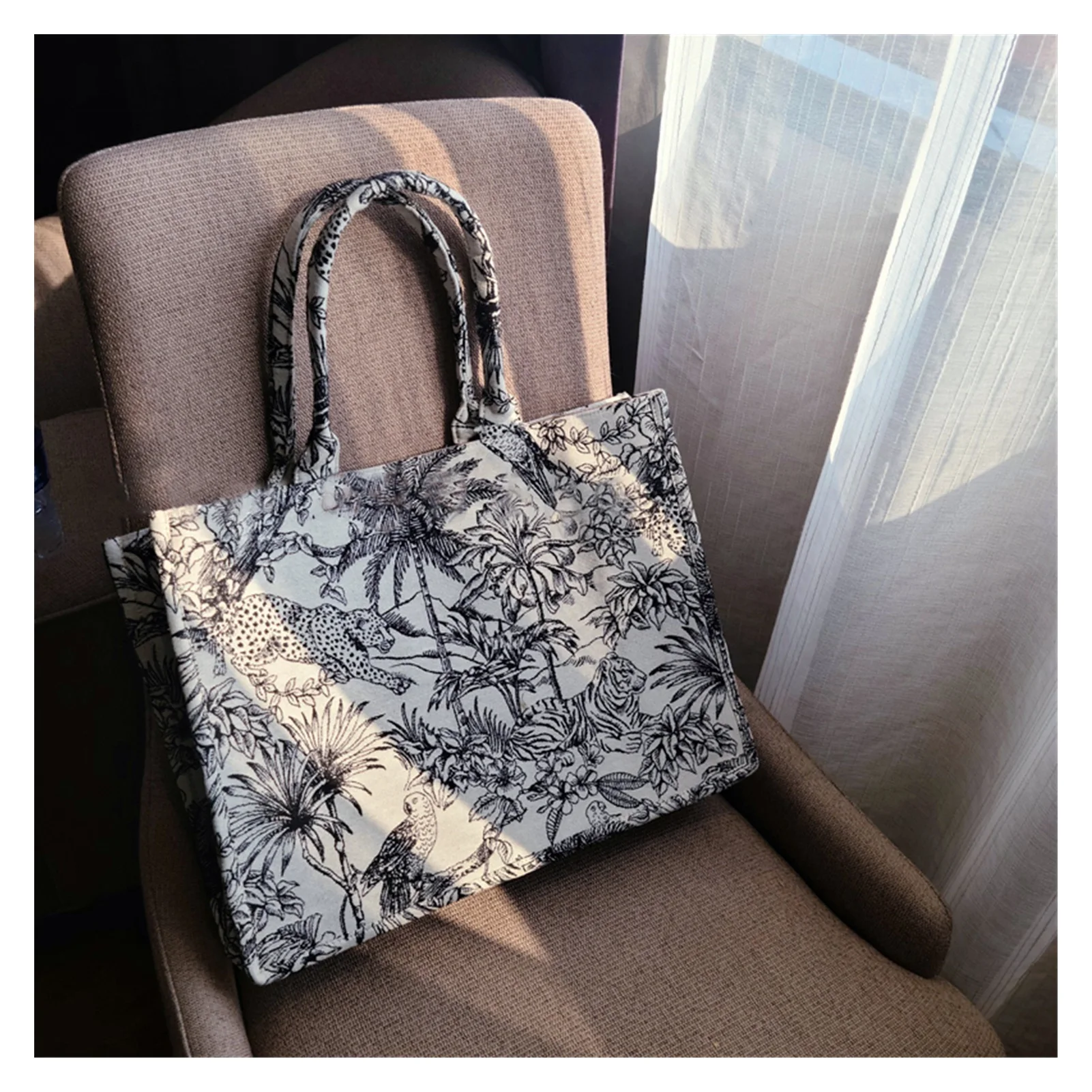 

2021NEW Luxury Designer Handbag Women's Luxury Brand Bag Shopper Beach Bag Jacquard Embroidery Female Canvas Tote Bag 2021