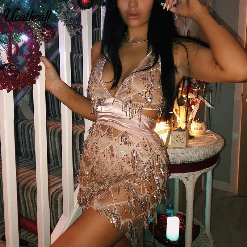 Черное однотонное облегающее женское платье без рукавов с бахромой летнее