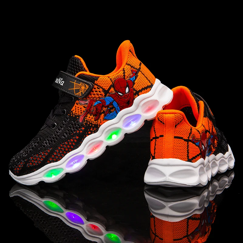 Светодиодный обувь для детей Человек паук кроссовки мужчин со светящейся