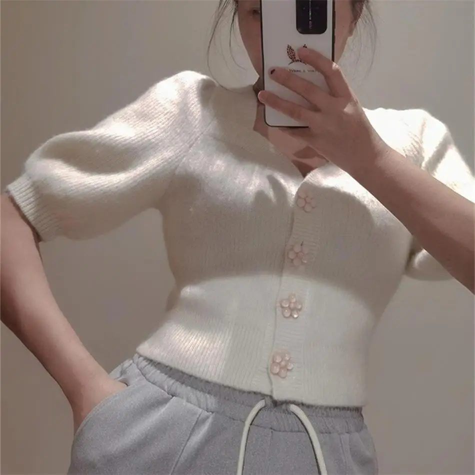 

Women Spring Summer Knitwear Cardigan Flower Button Thin Gentle Wind Solid Color Short Wear Bubble Short Sleeve Soft Blouse Tops