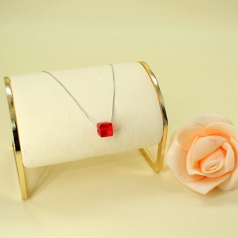 

Simple Beauty Red Cube Crystal Pendant Necklace Suitable For Women Fashion Elegant Wedding Birthday Christmas Party Jewelry Gift