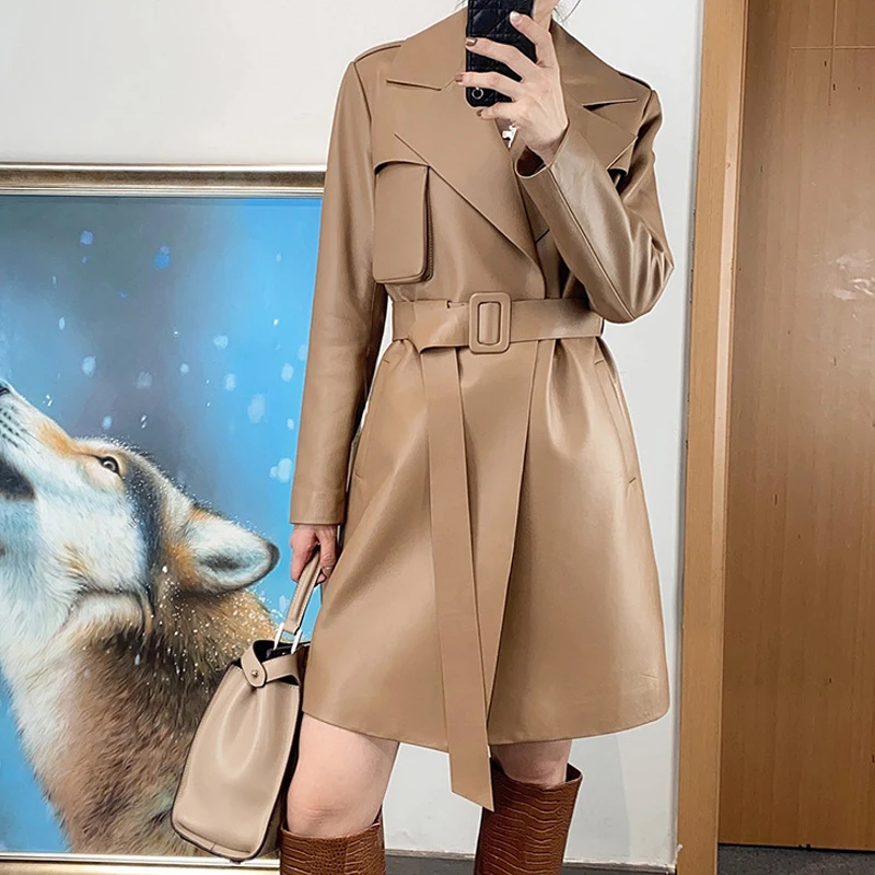 

Ветровка из натуральной овечьей кожи с отложным воротником и карманами