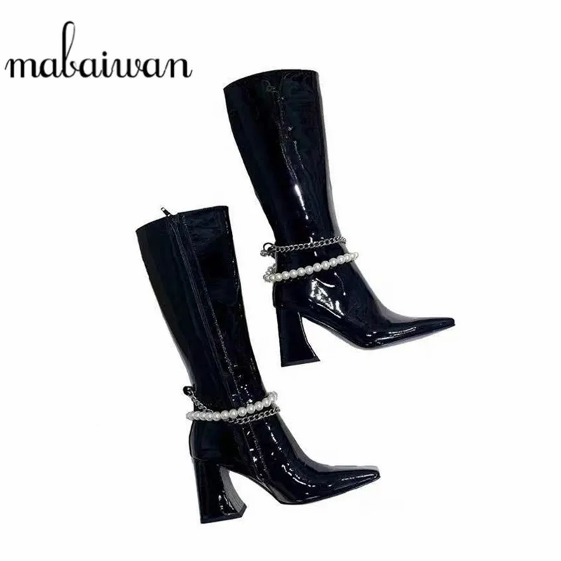 Сапоги женские из лакированной кожи на высоком каблуке с застежкой-молнией и