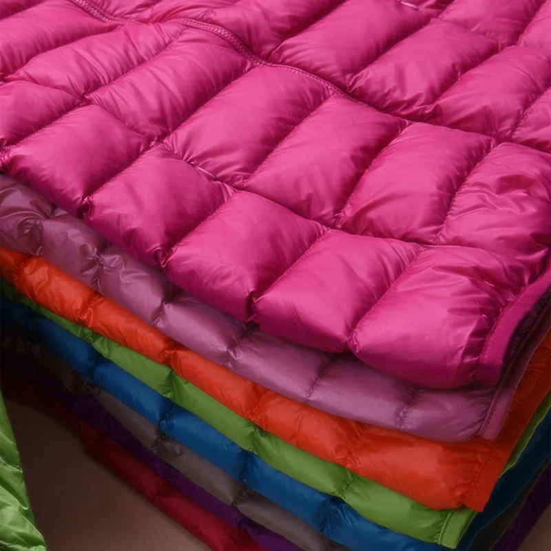 Пуховик женский зимний ультралегкий тонкий на белом утином пуху с капюшоном и