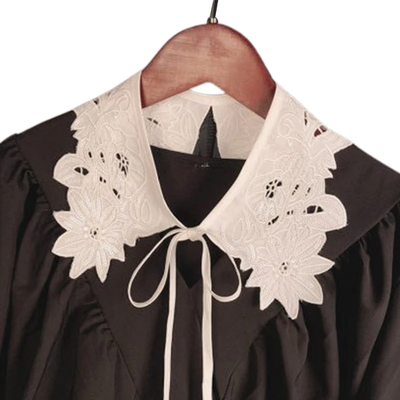 

Women Hollow Out Dragonfly White False Collar Jacquard Shawl Necklace Capelet L41B