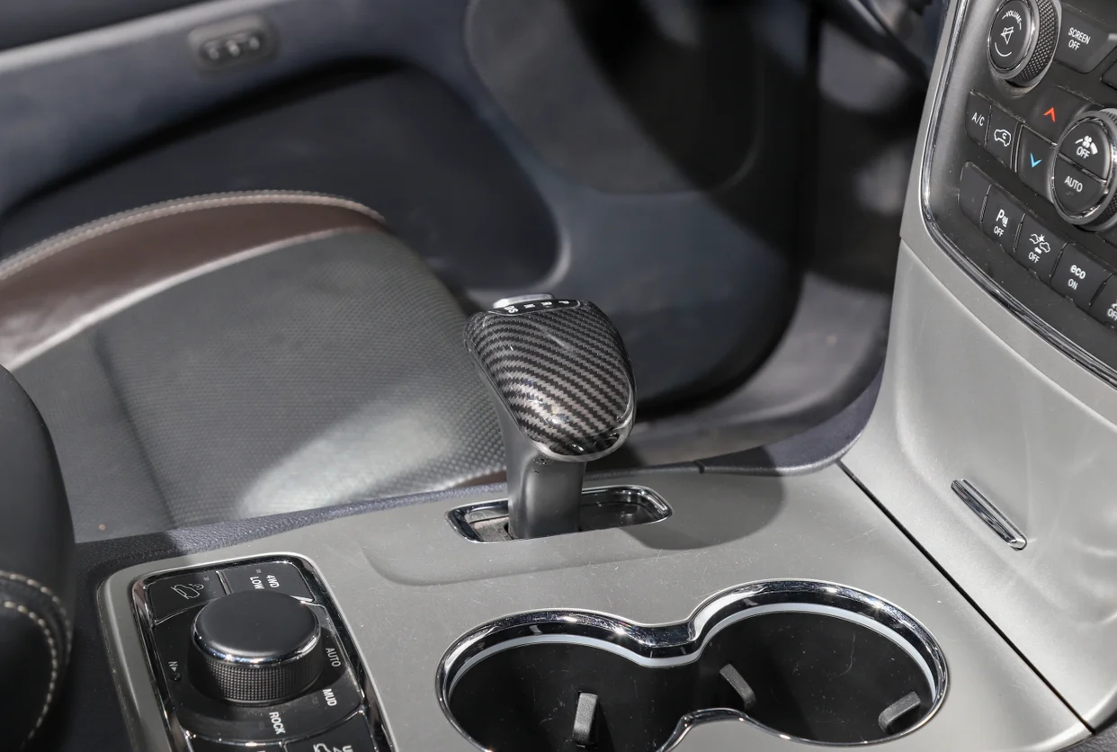

Carbon Fiber Gear Lever Shift Knob Cover Trim for Jeep Grand Cherokee 2014-2015