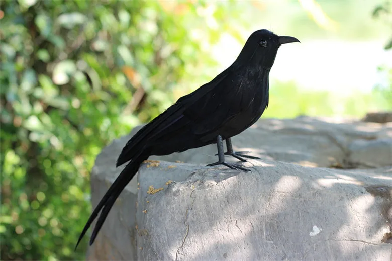 Реквизит для Хэллоуина игрушка пластиковая пена и черные перья ворона птица 30 см