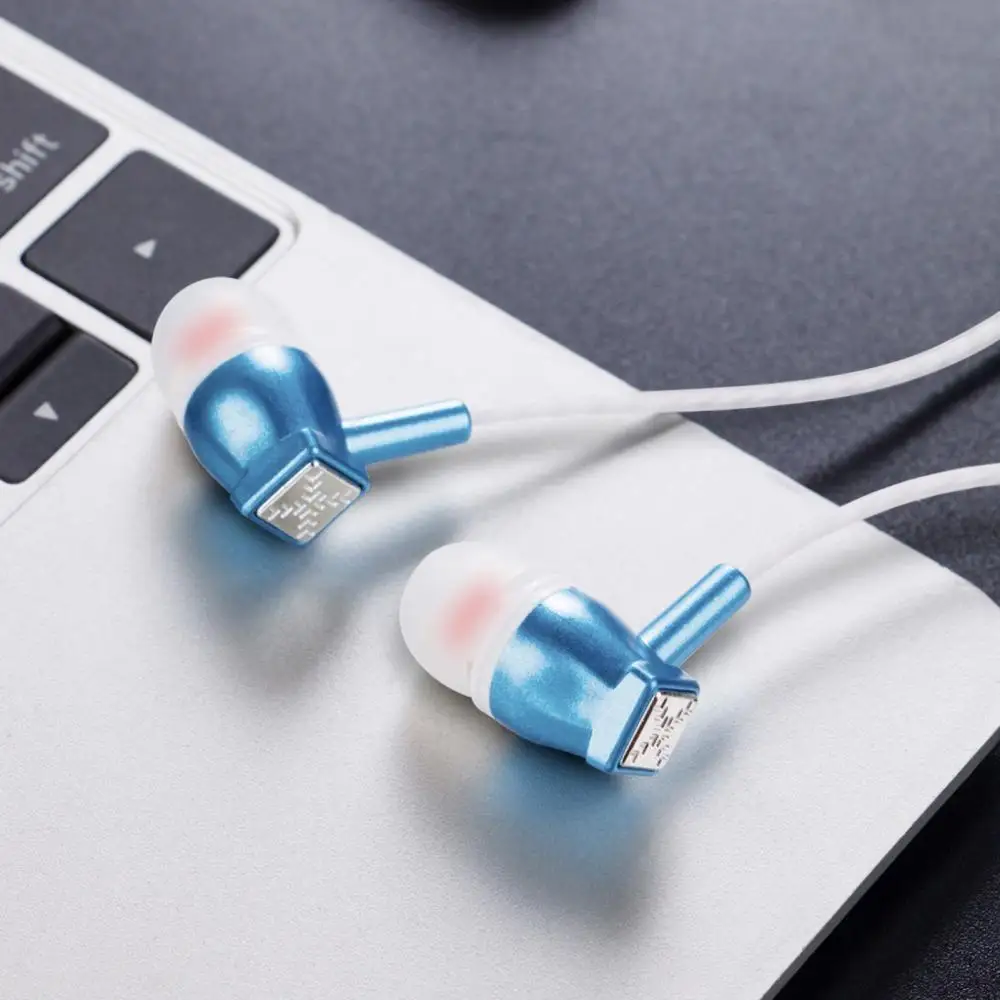 

Universal 3.5mm Wired Earphone In-ear Heavy Bass Music Sport Headset with Mic