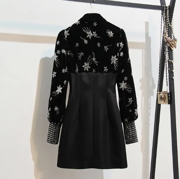 Женское платье с V образным вырезом маленькое однобортное воздушным рукавом и