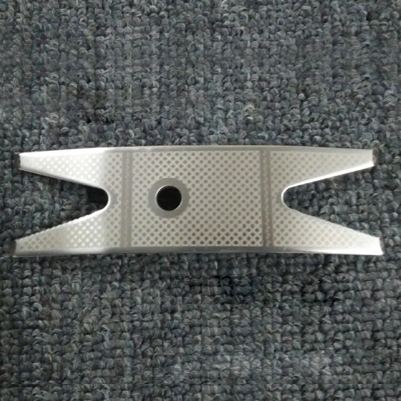 

Universal Maintenance Wrench Electric Guitar Electric Bass Multi-function Wrench Knob Removal Tool Easily Fits Under Most Knobs