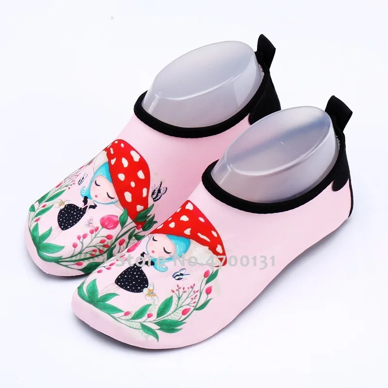 Детские спортивные кроссовки с цветочным рисунком для занятий водными видами