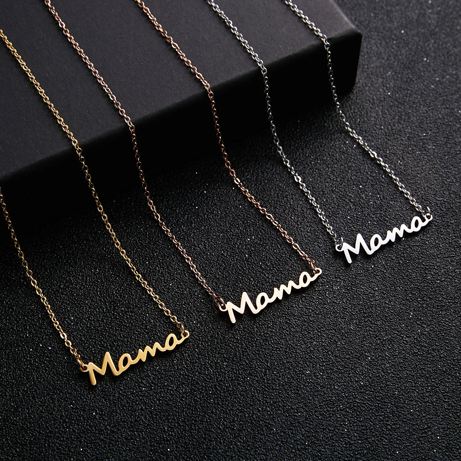

Mother's Day Mama Letter Pendant Necklace For Women 3 Colors Mom Nameplate Clavicle Chain Choker Female Gift Fashion Jewelry New