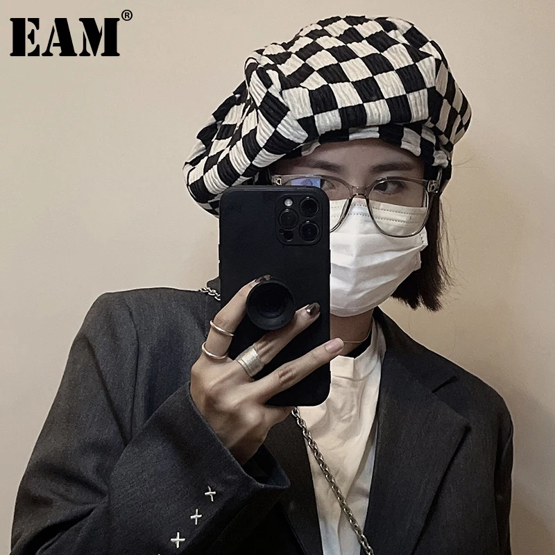 

[EAM] Women Black Plaid Vintage Berets Hat New Round Dome Temperament Fashion Tide All-match Spring Autumn 2022 1DE2160