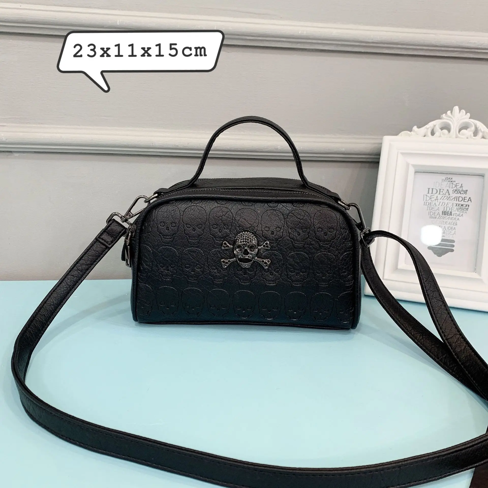 

Shoulder bag ladies fashion bag designer punk skull rivet bag wild ladies handbag shoulder bag messenger bag small square bag