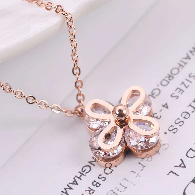 

Fashion Jewelry, Necklace, Simple four-leaf rose gold titanium steel necklace, Four-leaf clover necklace