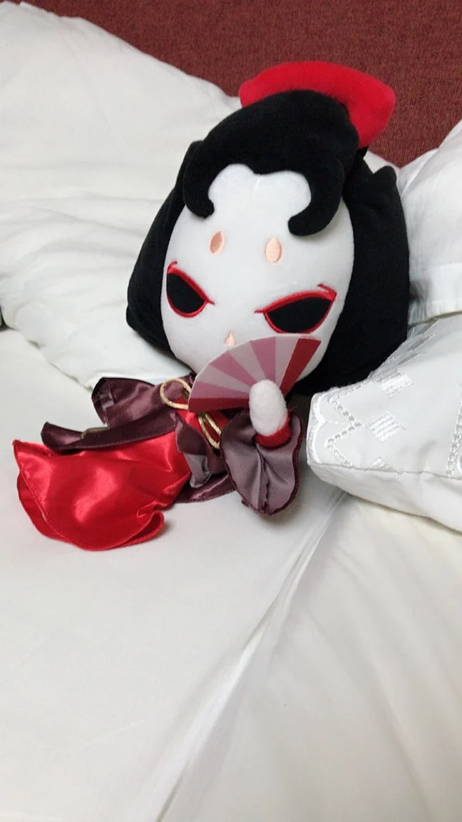 

Game Identity V Hunter Geisha Artist Michiko Cosplay Plush Pillow Dolls Change Clothes Boy Girl Halloween Xmas Gift 38*21*17cm